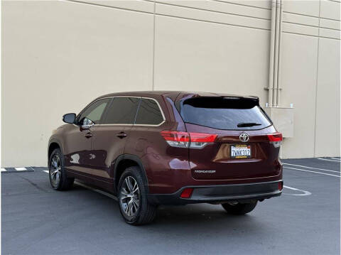 2017 Toyota Highlander LE