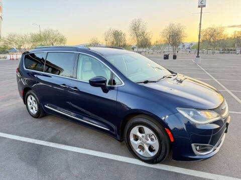 2017 Chrysler Pacifica Touring-L Plus