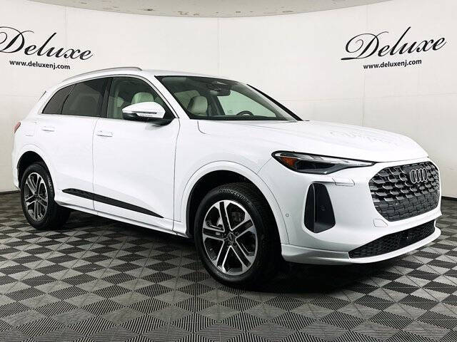 2025 Audi Q5 quattro Premium TFSI