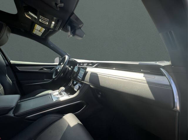 2025 Jaguar F-PACE P250 R-Dynamic S