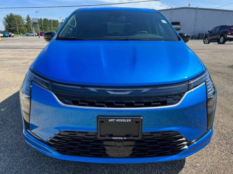 2027 Chrysler Pacifica Select