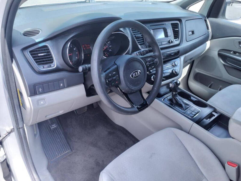 2016 Kia Sedona LX