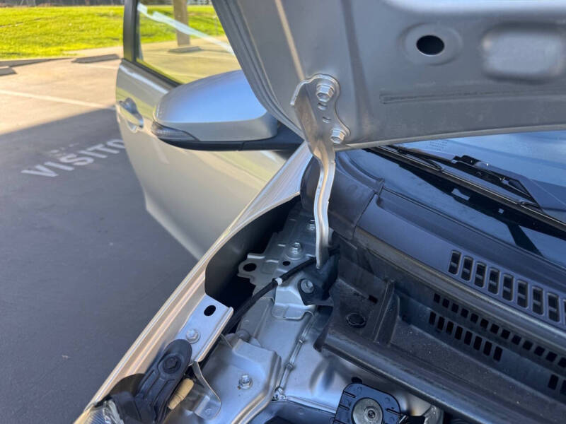 2019 Toyota Prius c L