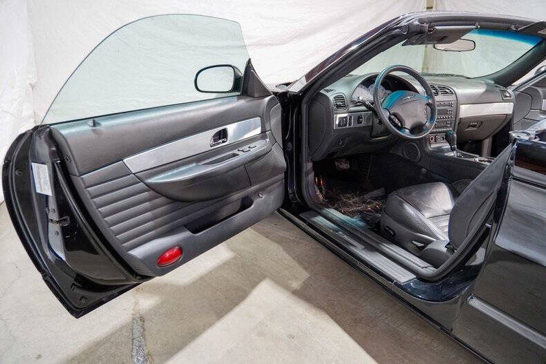 2002 Ford Thunderbird Deluxe