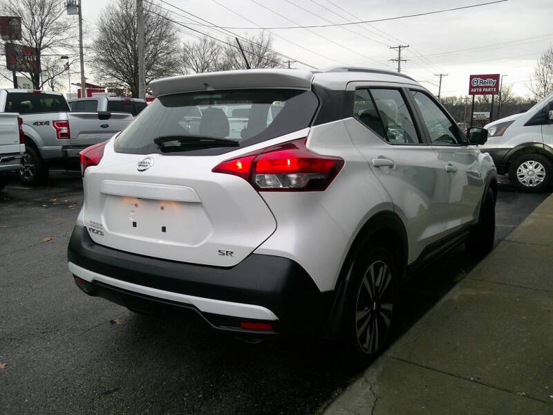 2019 Nissan Kicks SR