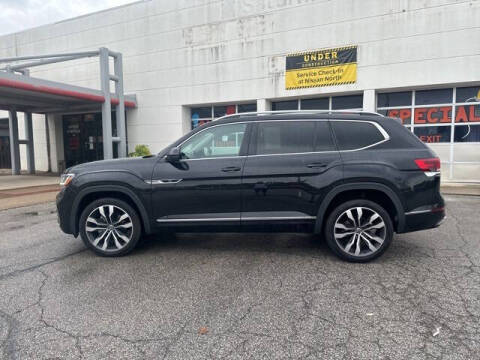 2021 Volkswagen Atlas for sale at Auto Center of Columbus in Columbus OH