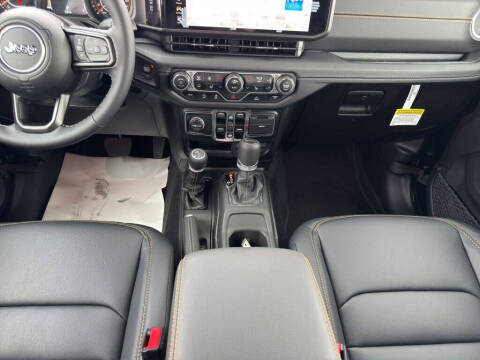 2025 Jeep Gladiator Sport