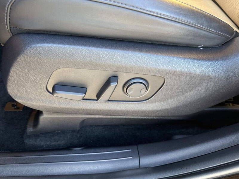 2023 Kia Carnival EX