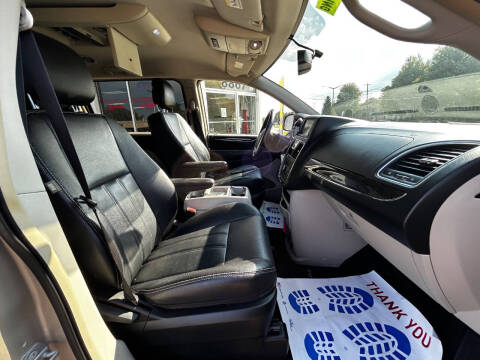 2015 Chrysler Town and Country Touring