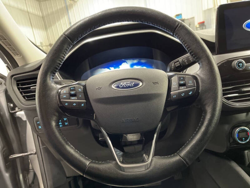 2021 Ford Escape Hybrid Titanium