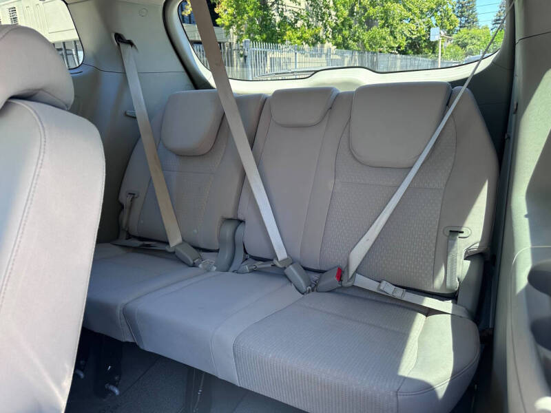 2016 Kia Sedona LX