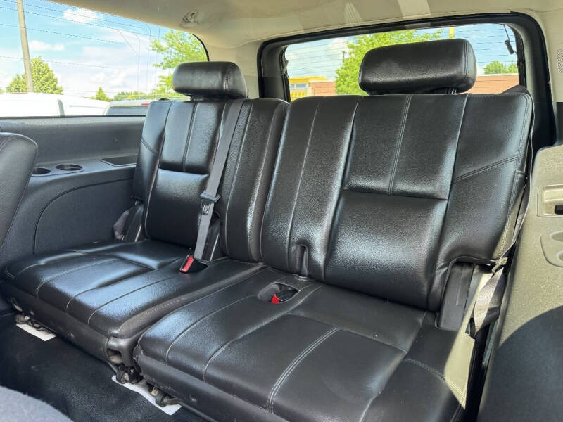 2012 Chevrolet Suburban Fleet 2500