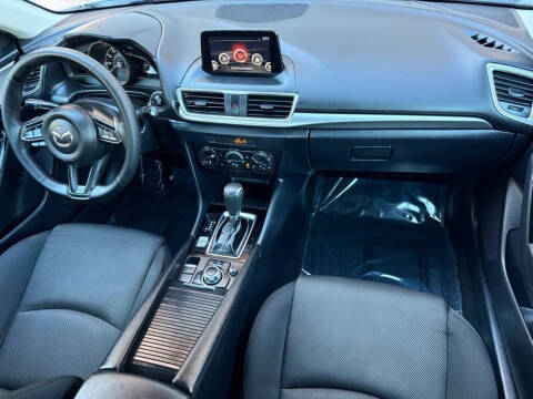 2018 Mazda MAZDA3 Sport