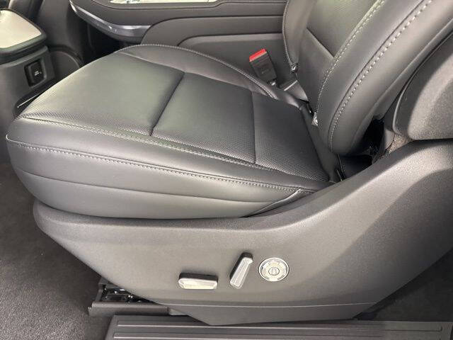 2025 Lincoln Navigator L Reserve