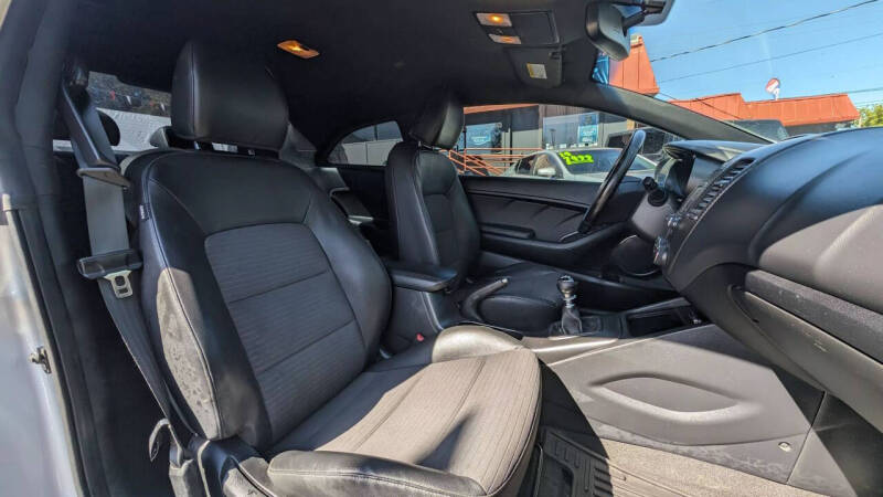 2016 Kia Forte Koup SX