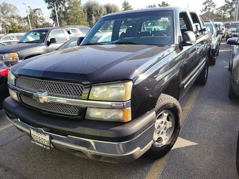 2003 Chevrolet Avalanche for sale at Universal Auto in Bellflower CA