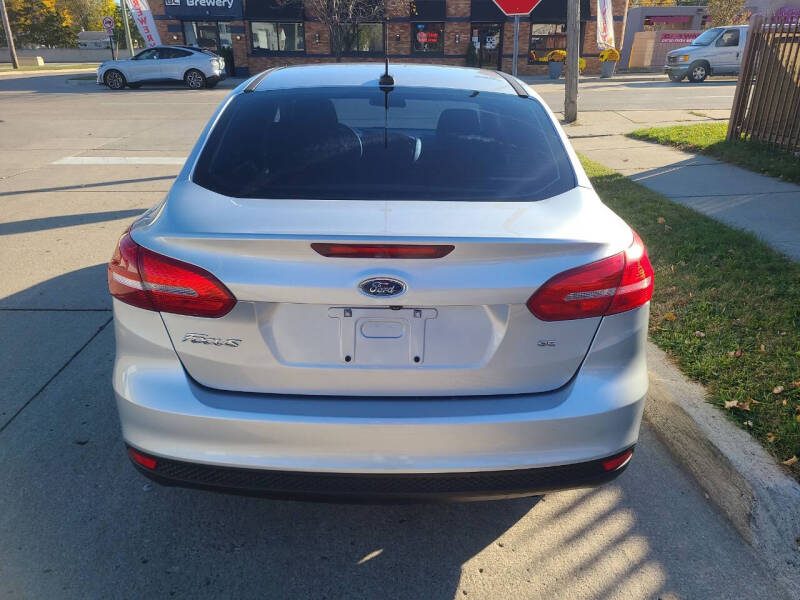 2018 Ford Focus SE photo 9