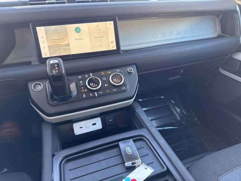 2020 Land Rover Defender 110 SE