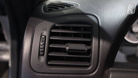 2004 Ford Thunderbird Deluxe