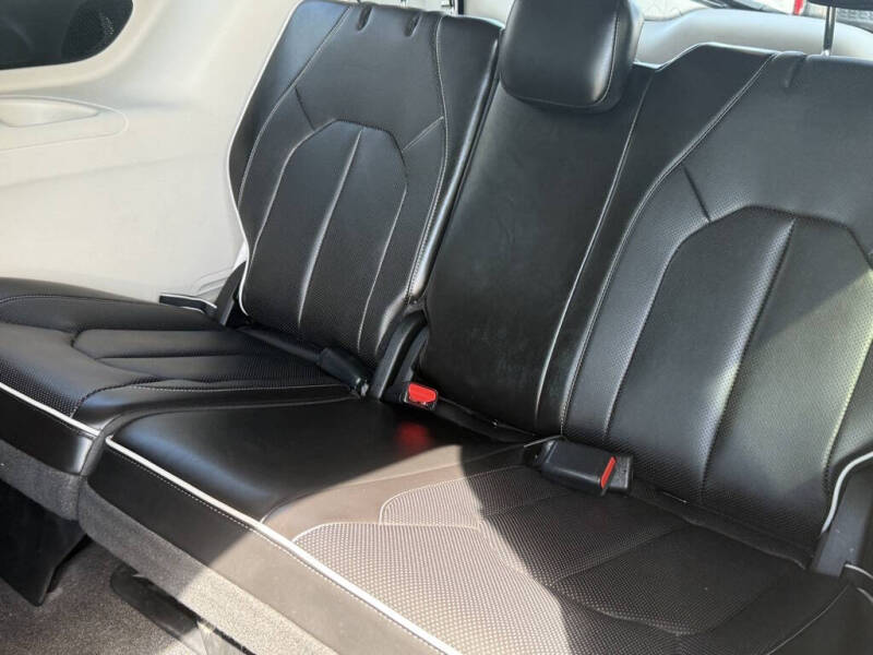 2023 Chrysler Pacifica Plug-In Hybrid Limited