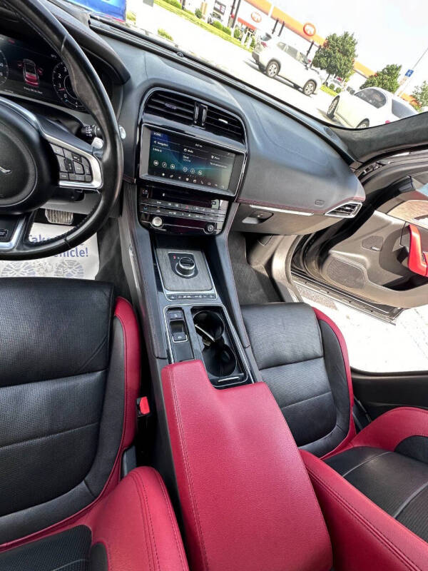 2019 Jaguar F-PACE S