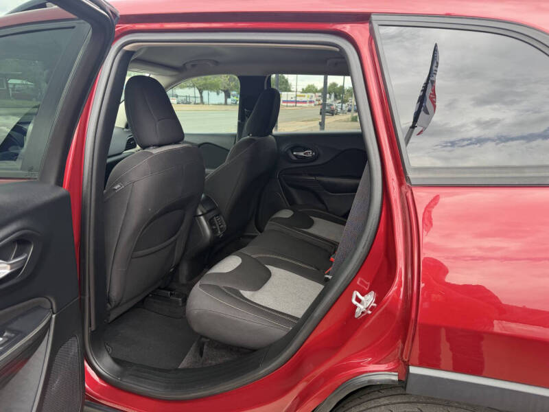 2017 Jeep Cherokee Sport