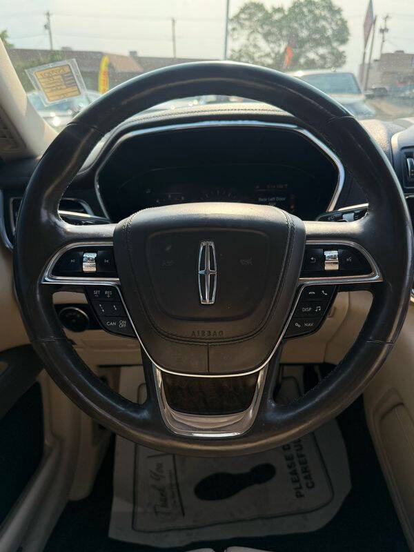 2017 Lincoln Continental Select