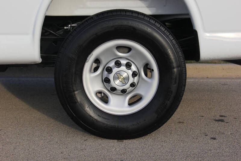 2025 Chevrolet Express 3500