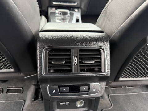 2019 Audi SQ5 3.0T quattro Premium Plus