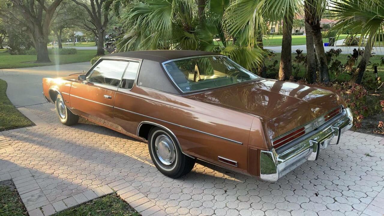 1977 Chrysler New Yorker  - $15,250