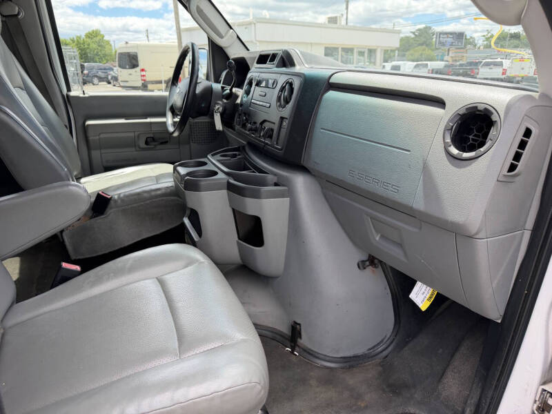2012 Ford E-Series E-350 SD XL
