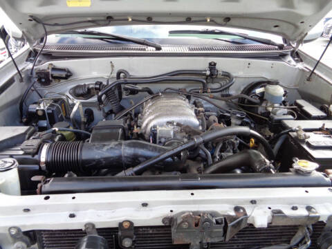 2004 Toyota Sequoia SR5