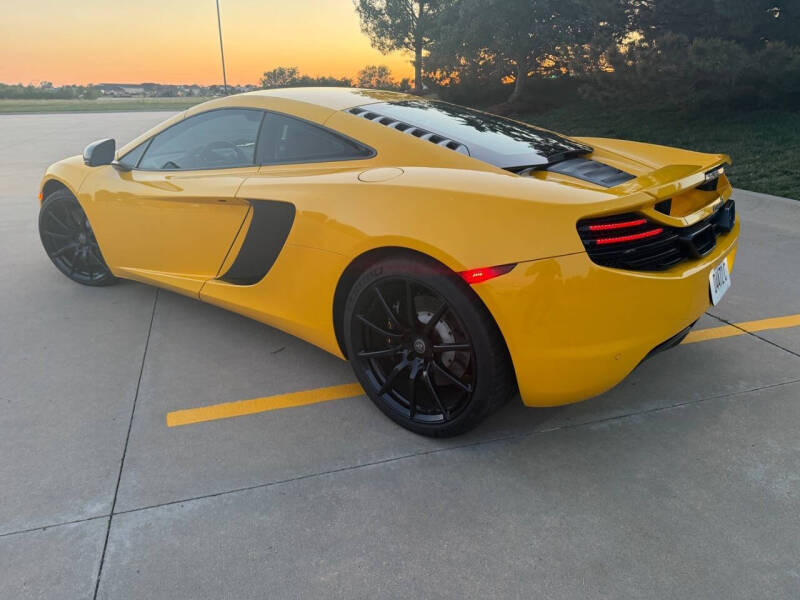 2013 McLaren MP4-12C