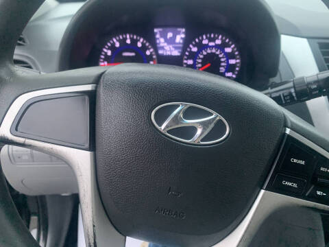 2013 Hyundai Accent GS