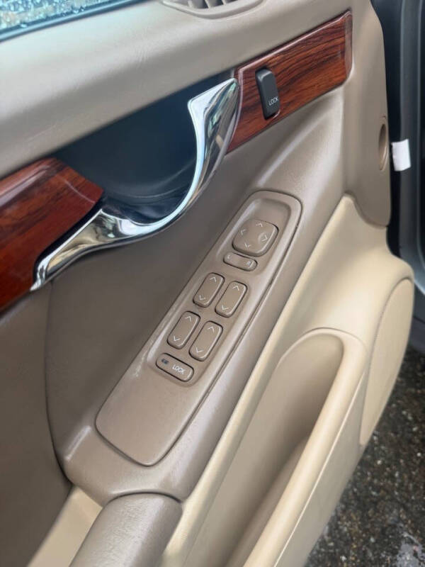 2004 Cadillac DeVille