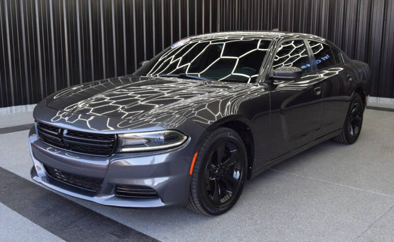 2016 Dodge Charger SXT's photo