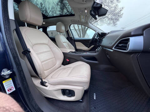 2017 Jaguar F-PACE 35t Prestige