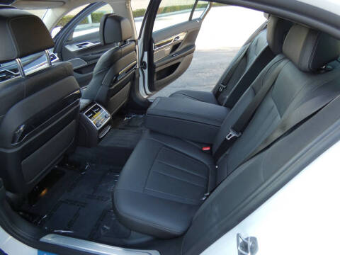 2022 BMW 7 Series 745e xDrive