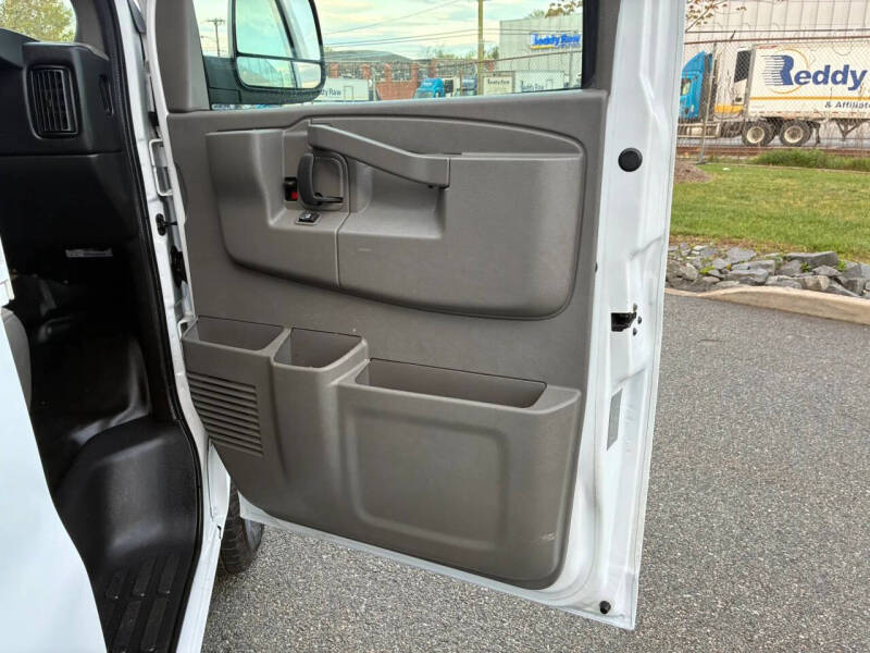 2016 GMC Savana 2500