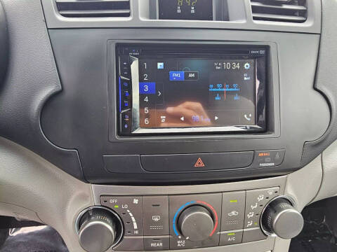 2012 Toyota Highlander SE