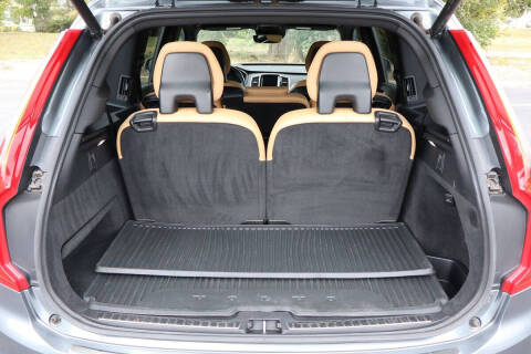 2018 Volvo XC90 T6 Momentum