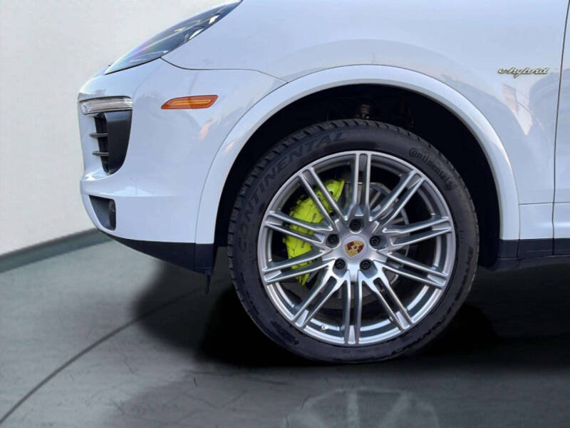 2016 Porsche Cayenne S E-Hybrid