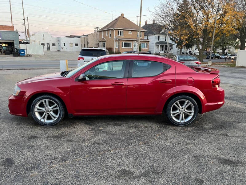 2014 Dodge Avenger SE photo 2