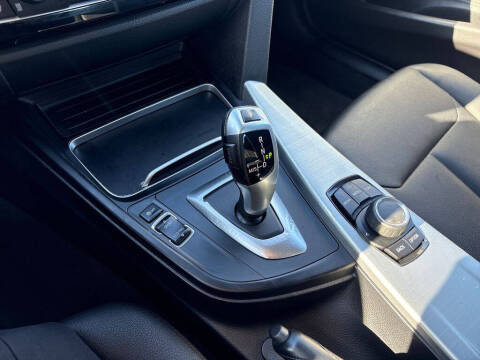 2018 BMW 3 Series 320i