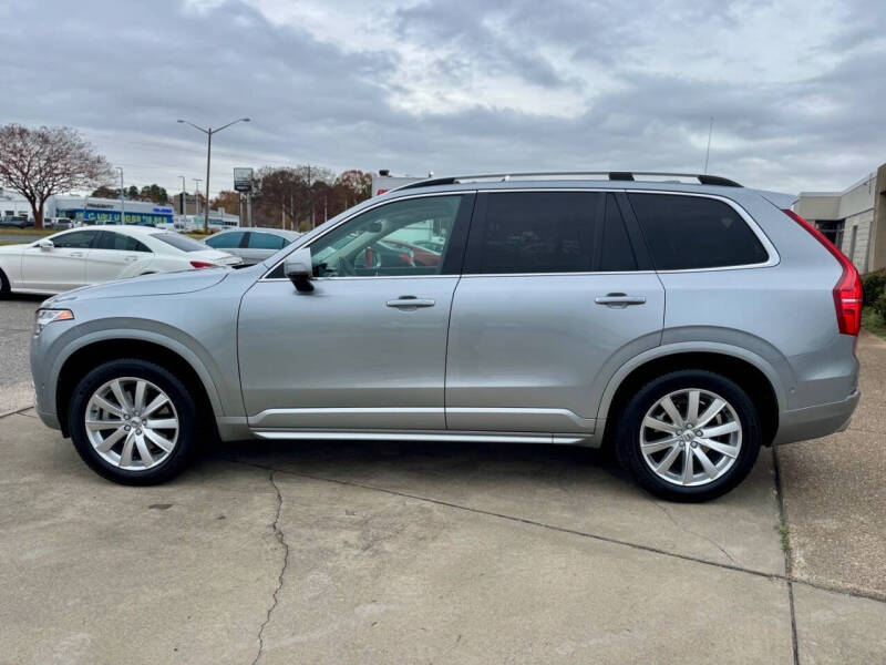 2017 Volvo XC90 T6 Momentum