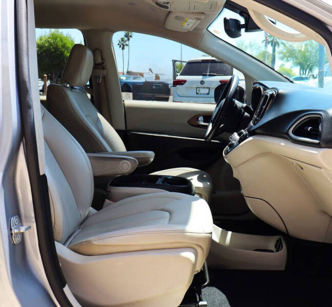 2021 Chrysler Voyager LXi