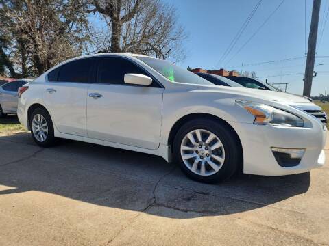 2015 Nissan Altima for sale at GILLIAM AUTO SALES in Guthrie OK