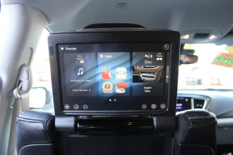 2017 Chrysler Pacifica Hybrid Platinum