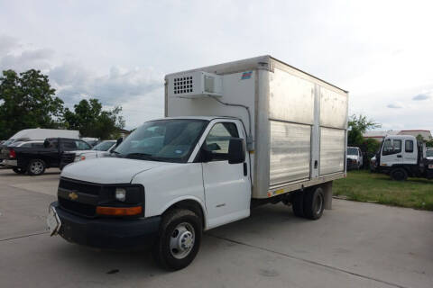 2014 Chevrolet Express Cutaway for sale at Universal Credit in Houston TX