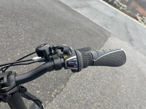 2025 Benelli E-Fold 500